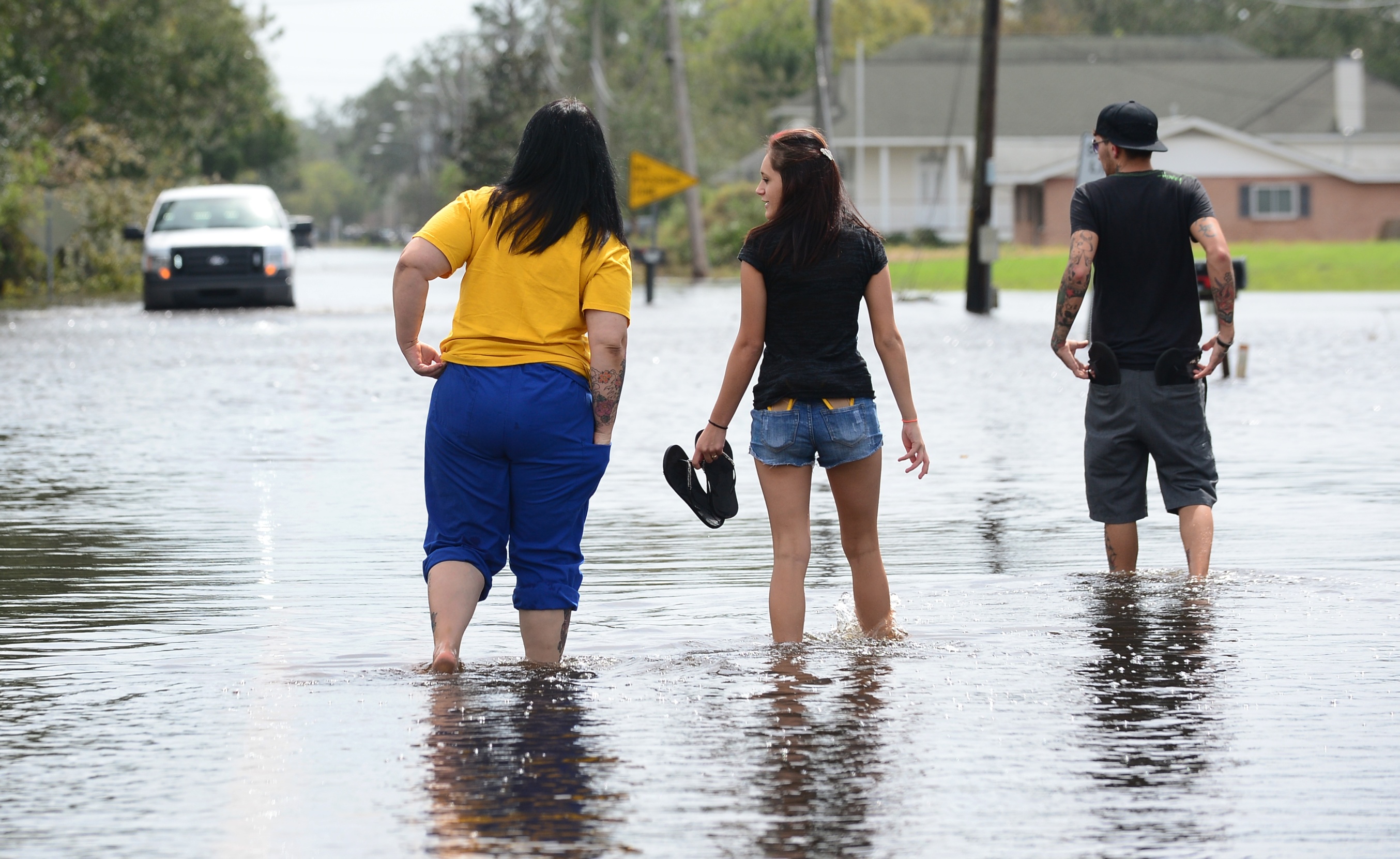 Flash flood warnings: A community's experience.
