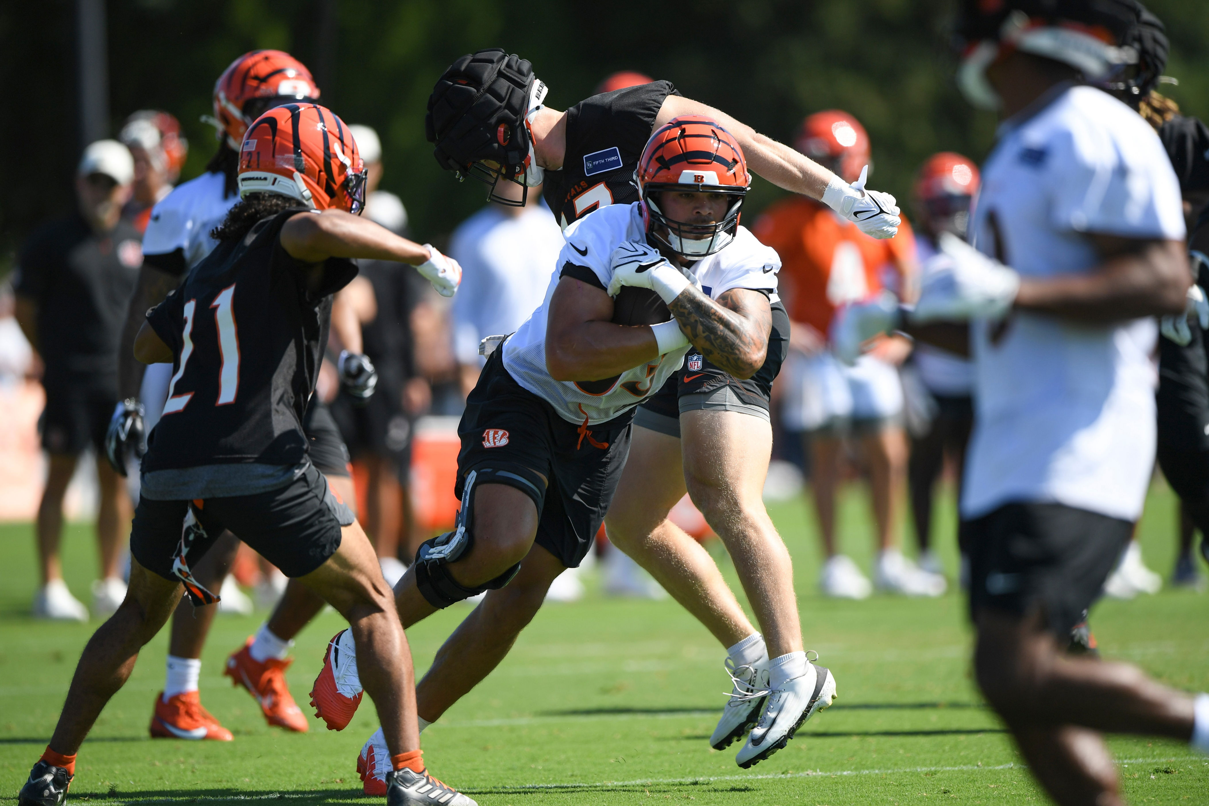 Bengals tight end's injury-return confidence buoyed after being hit by truck: 'Oh, I'm back'