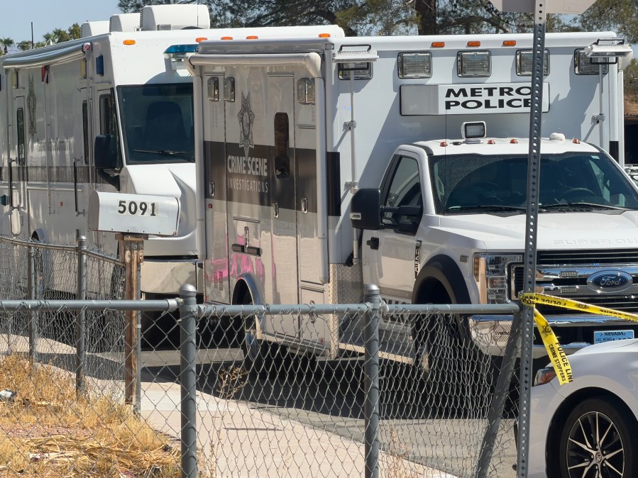 Man, woman killed in apparent murder-suicide in east Las Vegas valley