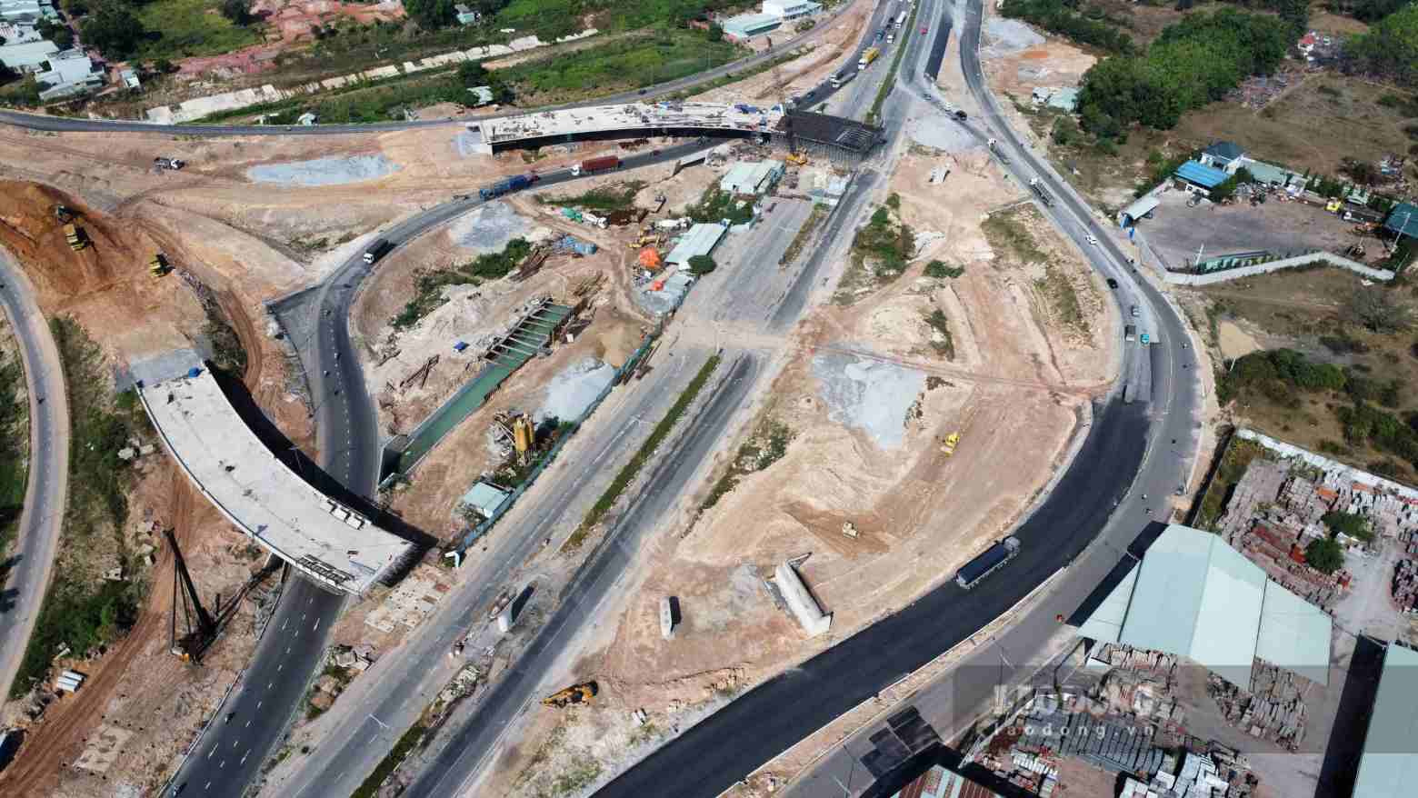 Tai nạn ở đoạn đường tránh thi công Vành đai 3 TPHCM khiến 1 người tử vong