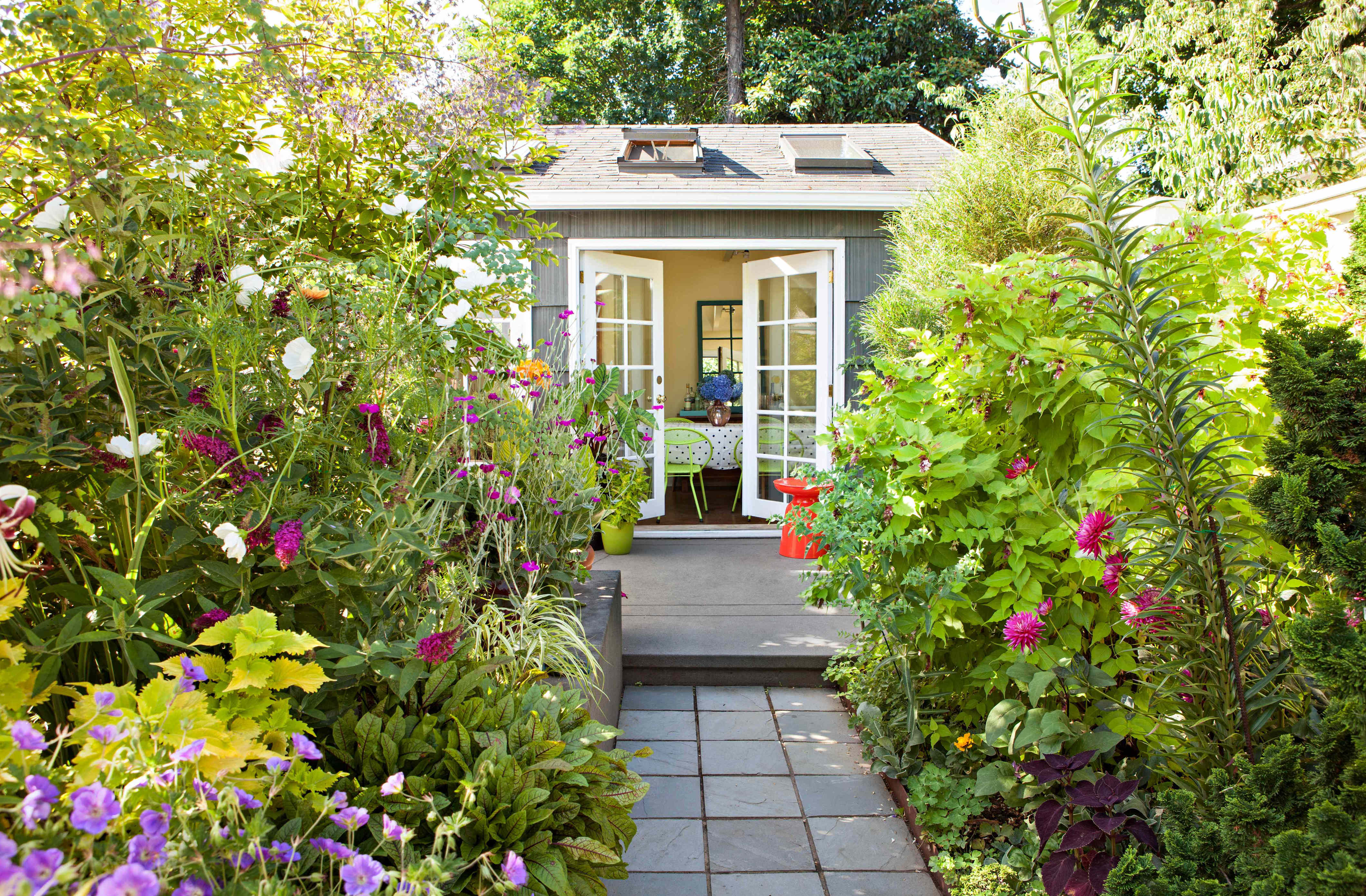 8 common design mistakes that make a small garden feel even smaller—and ...