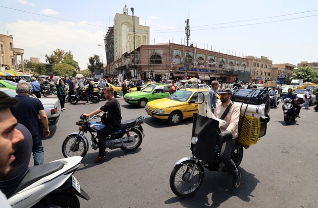 Iran phản ứng sau khi ông Trump nói Tehran đề nghị ngừng tấn công