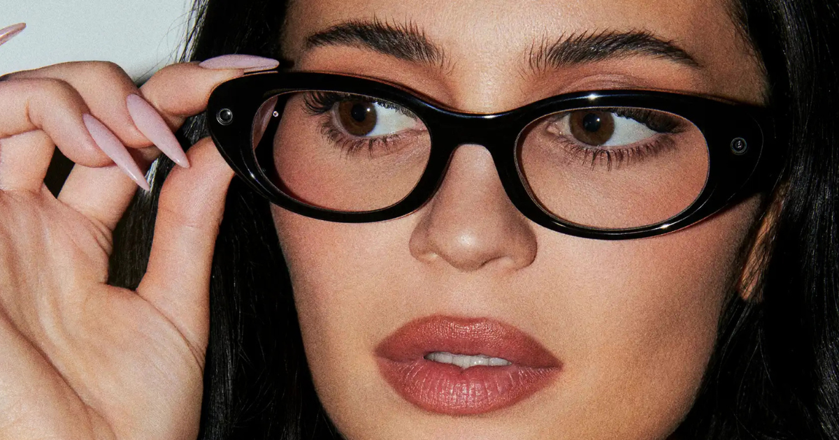 Meta AI glasses sales are booming—but women in particular are worried