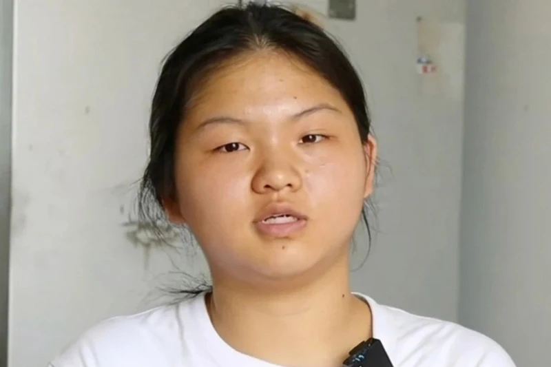 Câu chuyện xúc động của nữ sinh Trung Quốc mồ côi khi vừa đỗ đại học
