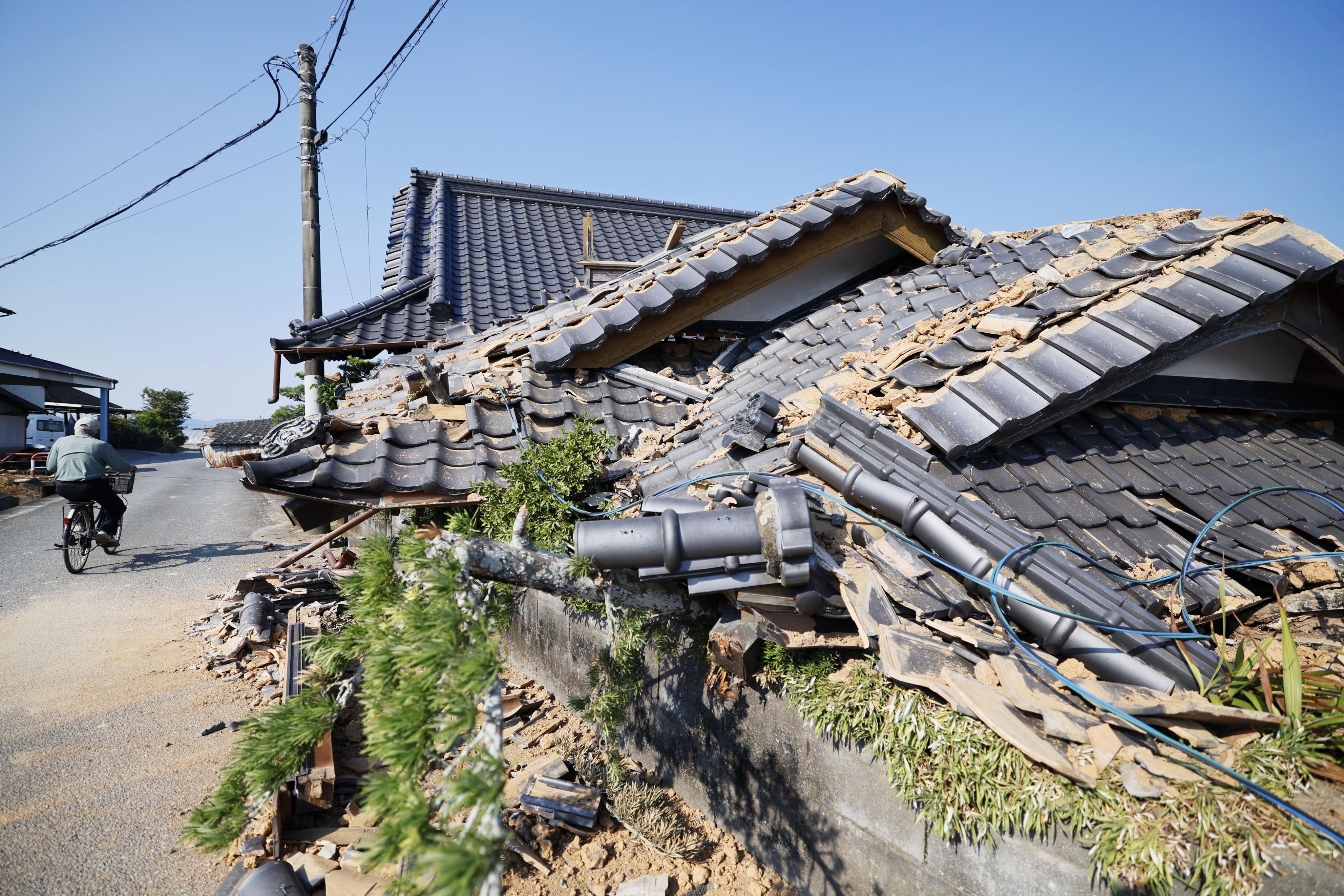 熊本地震、家屋被害4622棟 206カ所に8000人超避難