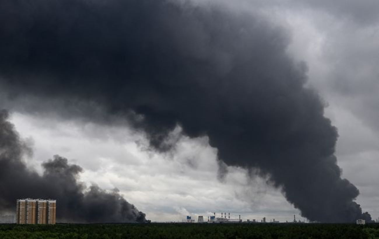 12 oil tanks destroyed in Russia's Taman: Ukrainian drone unit reveals ...