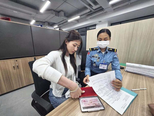 Nữ tài xế gây tai nạn đã bị tạm giam. Ảnh: Khmer Times