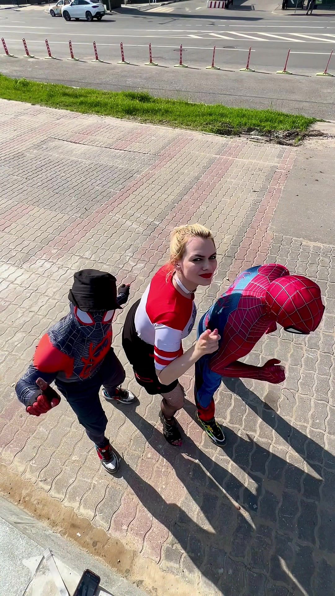 Harley Quinn vs. Spider-Man dance battle