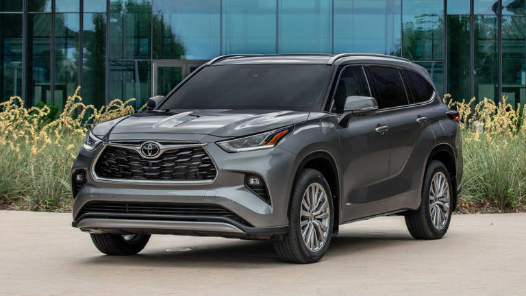 How much it costs to replace a Toyota Highlander hybrid battery in 2026