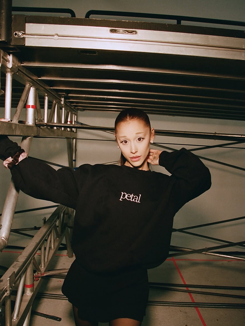 Fan lo lắng cho ngoại hình của Ariana Grande