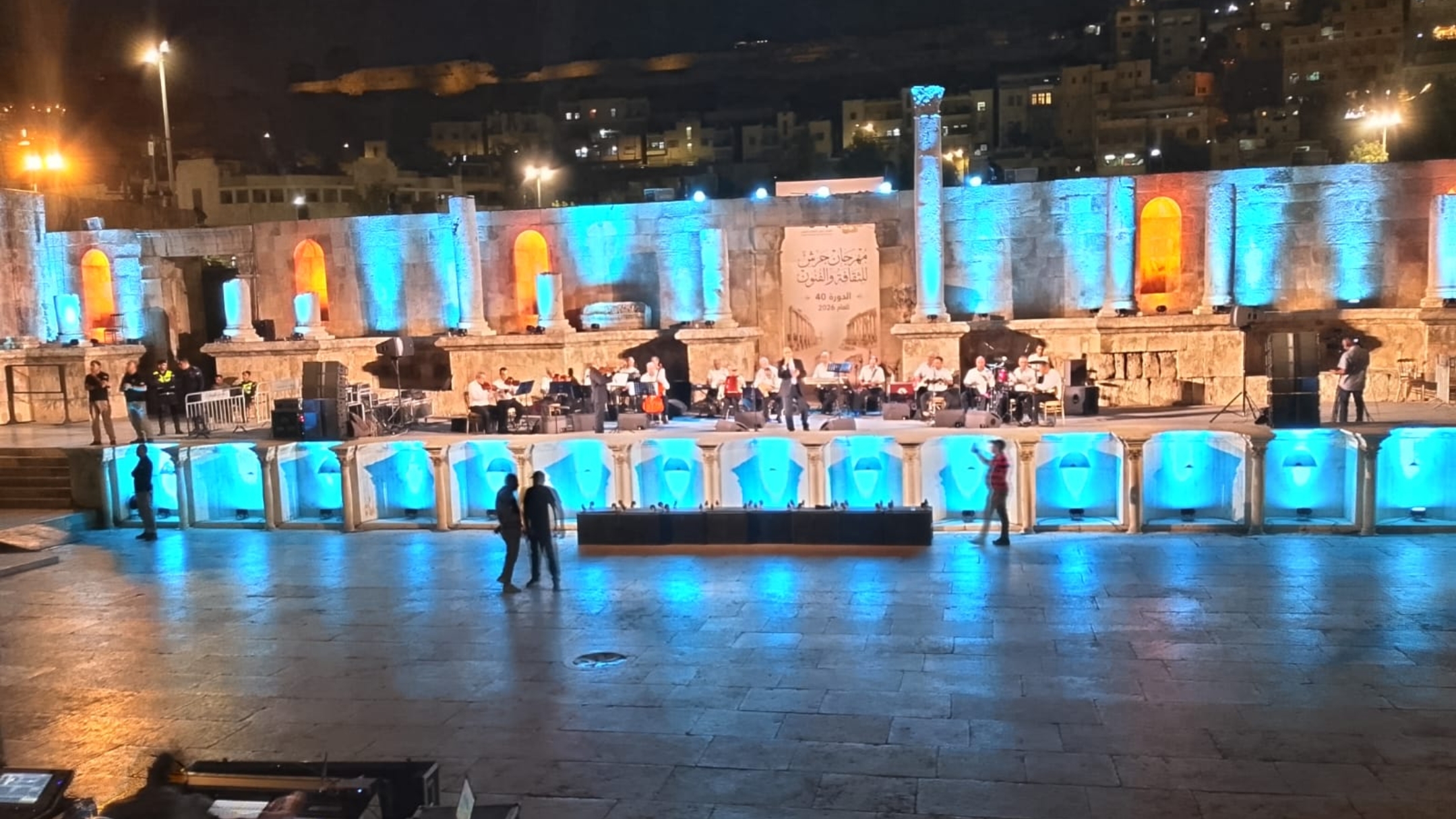 نجوم الأغنية الأردنية يختتمون فعاليات المدرج الروماني في مهرجان جرش