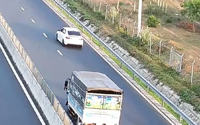Không chịu đo nồng độ cồn, người đàn ông đấm cảnh sát giao thông