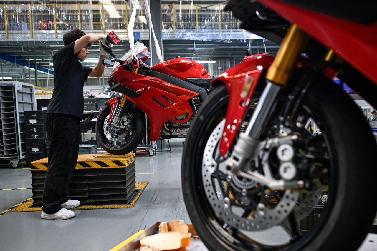 Summertime blues hit China's factories