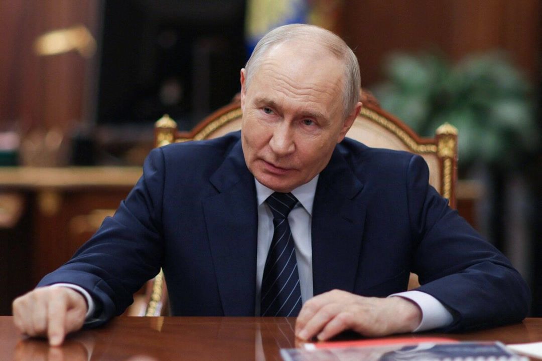 Putin humiliated as collapsing economy forces Russians to ditch ...