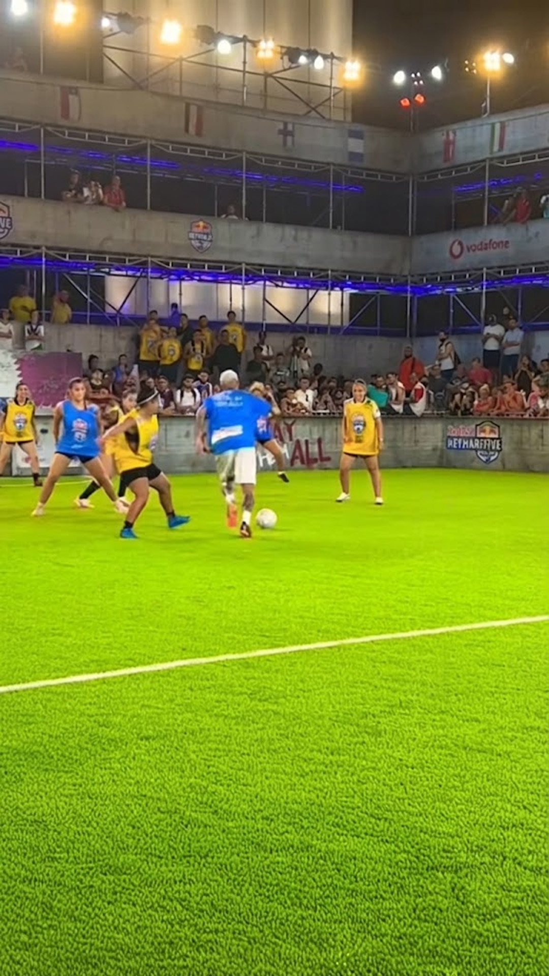 Exploring Neymar skills during the soccer match