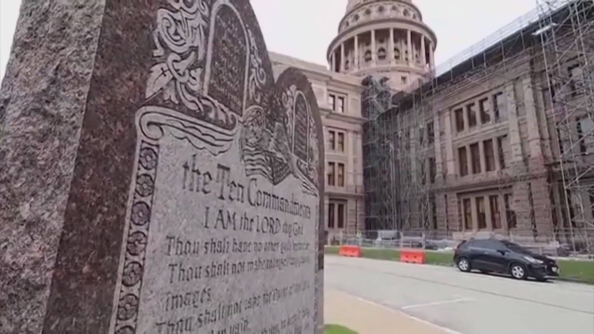 Houston-area mothers challenge Texas Ten Commandments classroom law