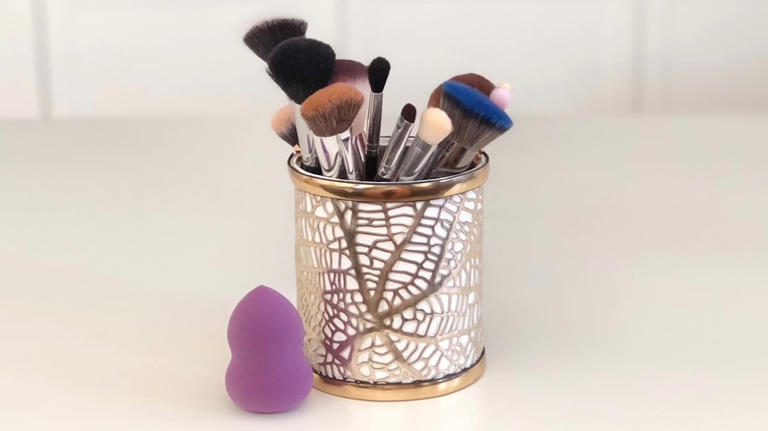 Reuse old tin cans for sweet and stylish countertop storage