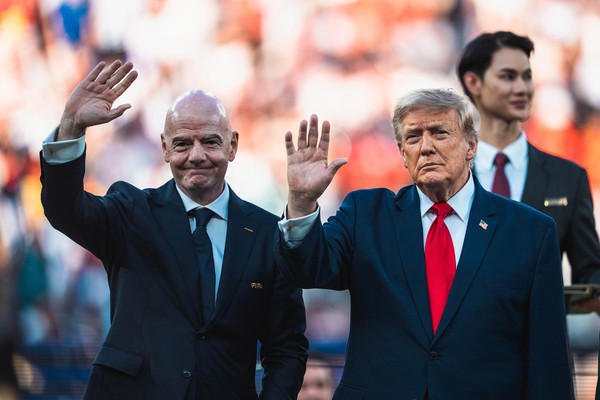 FIFA : Infantino, les yeux plus gros que le ventre. Du technocrate au «président du monde»