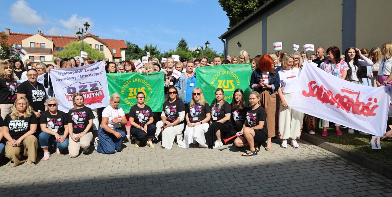 Strajk w legnickim ZUS. Blisko 250 pracowników odeszło od biurek, były ...