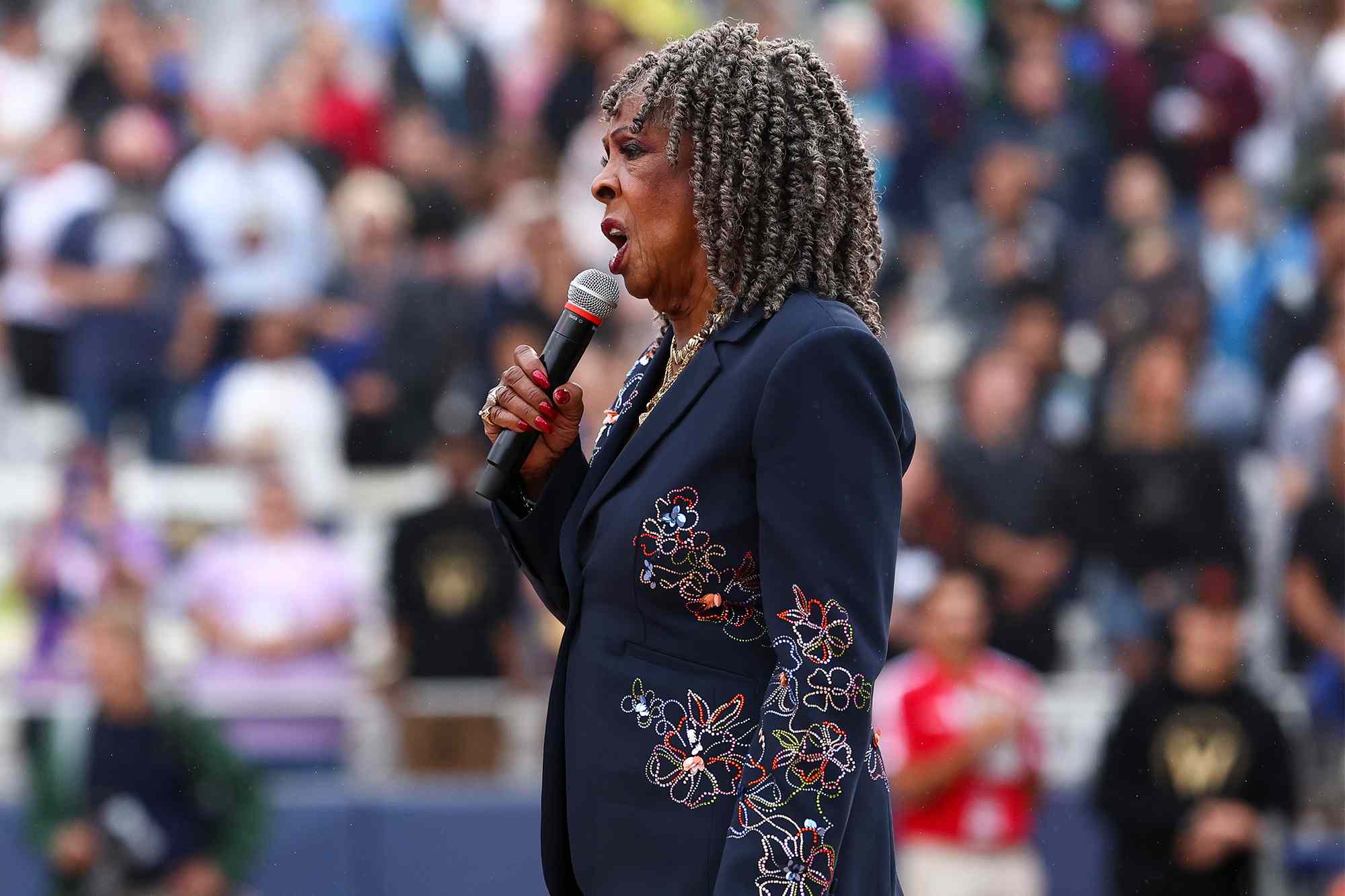 Motown icon Martha Reeves reacts after fans slam bizarre national ...