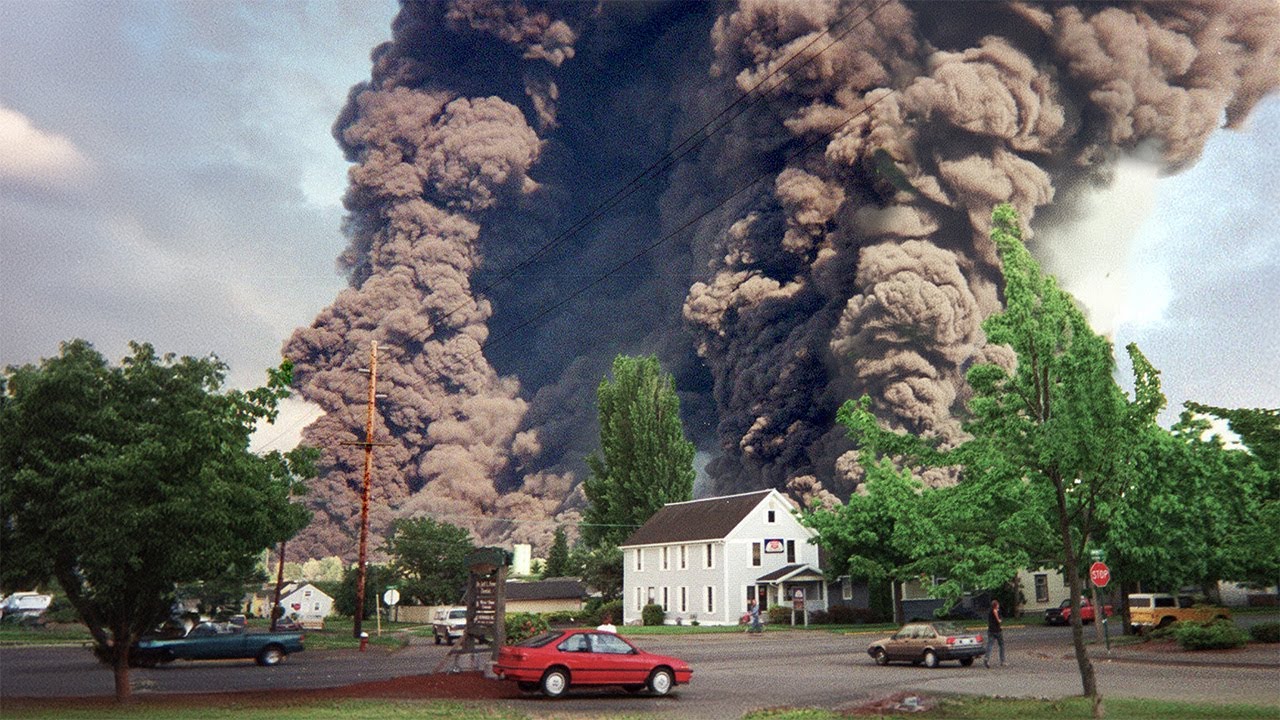 A pipeline leaked for nearly an hour then an entire river exploded