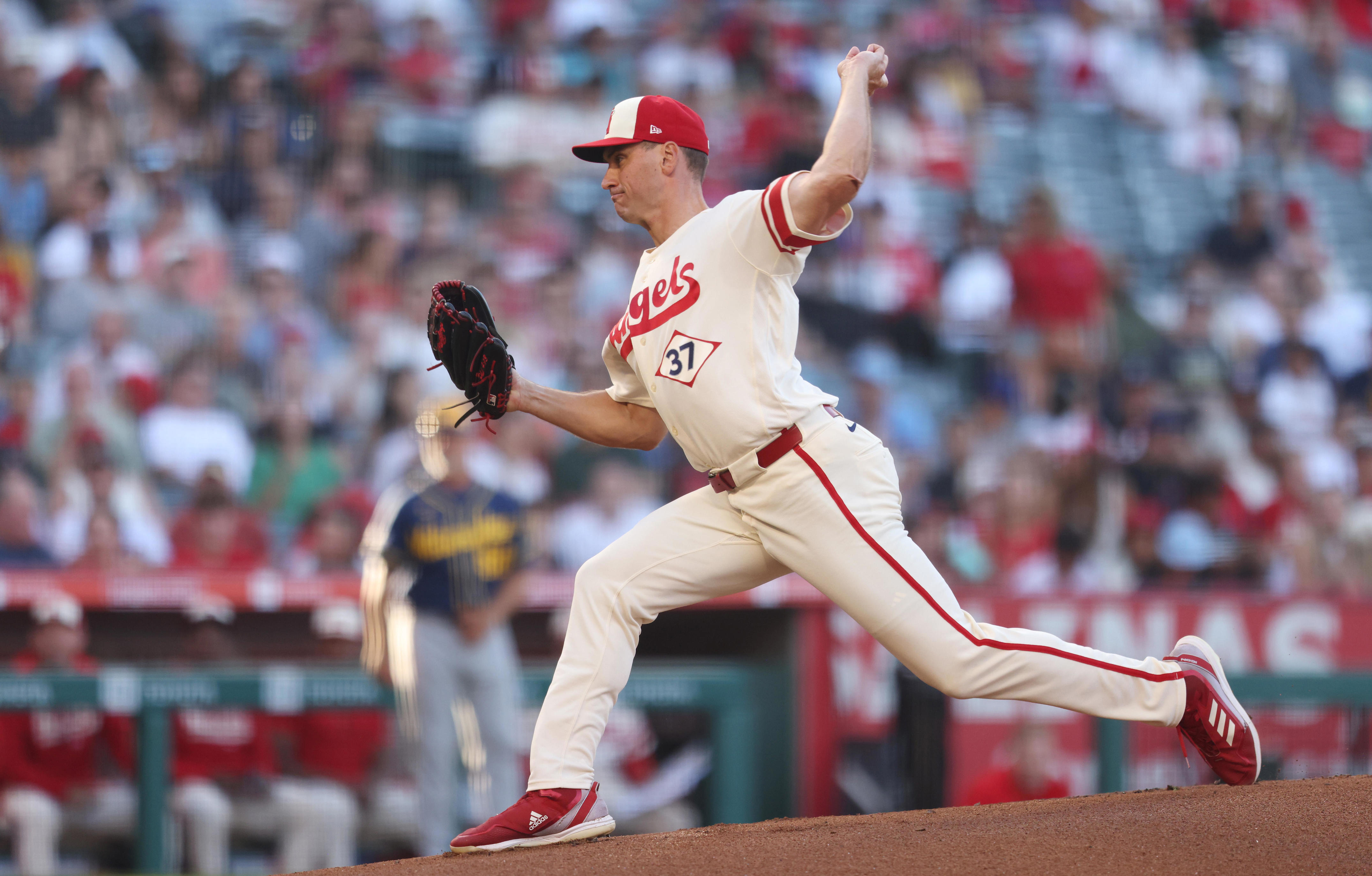 Braves acquire relief help from Angels