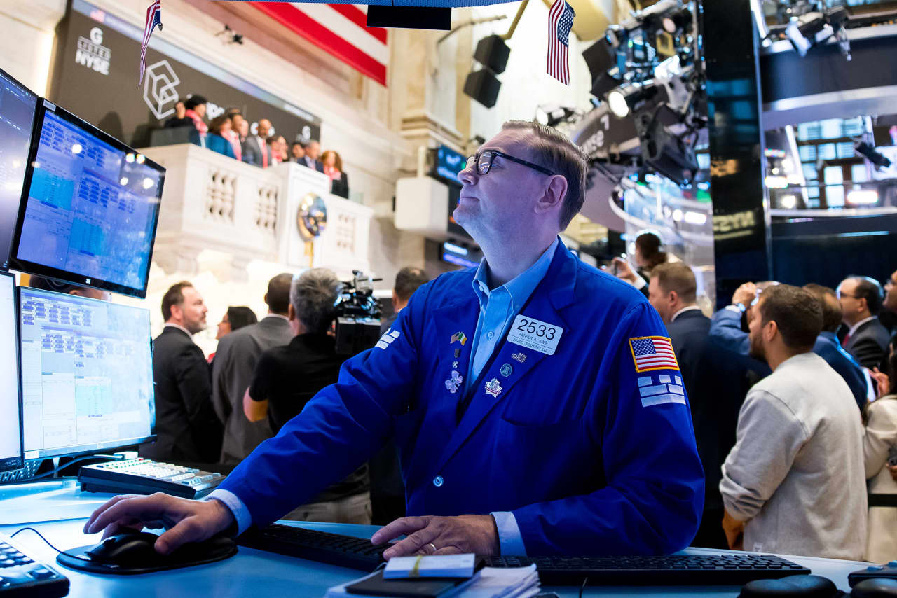 Valuations are falling while the S&P 500 is flat. That could be great news for the bulls.