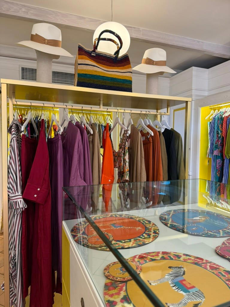 I'm a stylist, and I just found the most charming hidden design shops ...