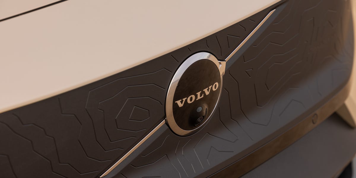 Report: Volvo EX50 will replace EX40 in the US