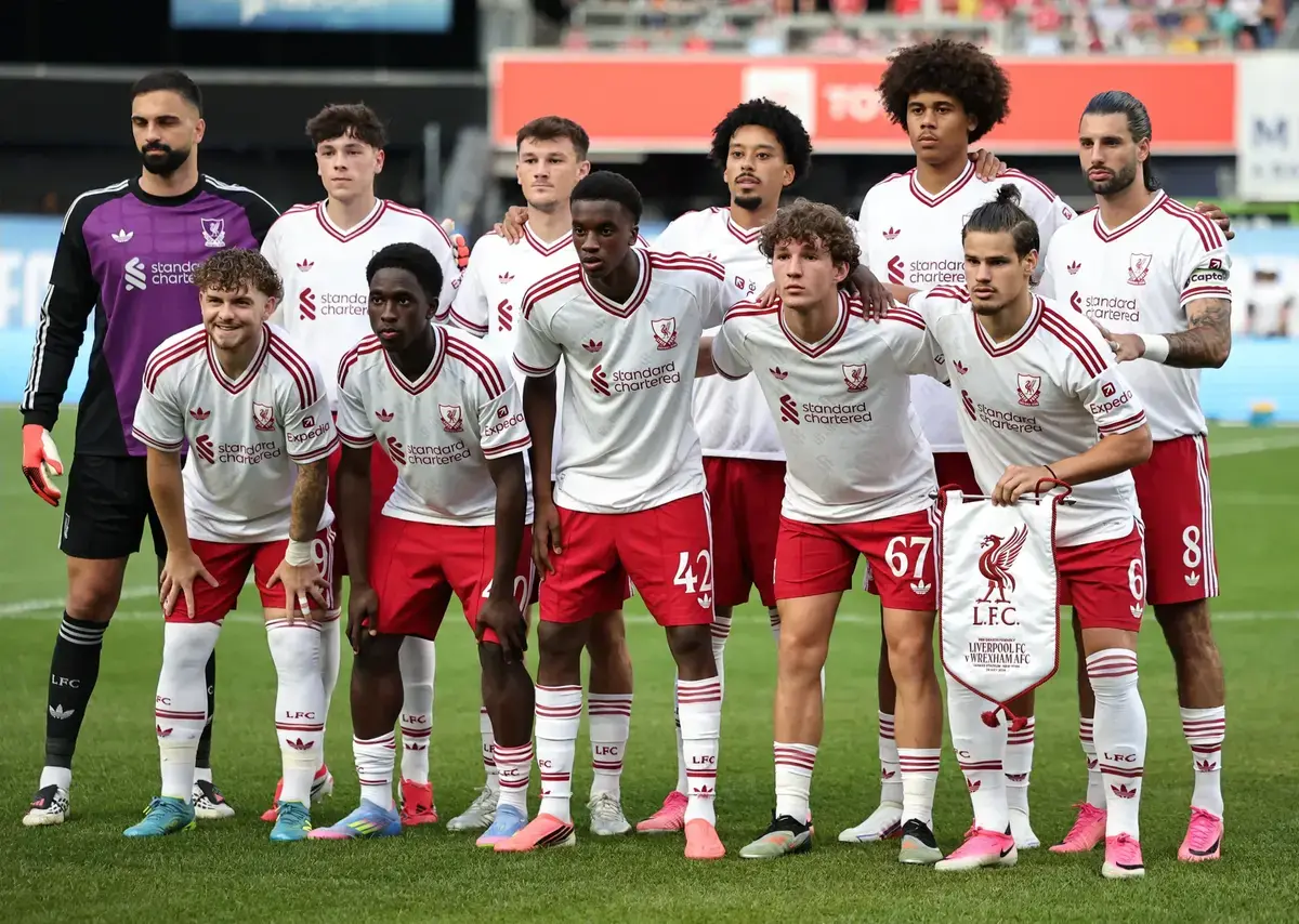 Liverpool defender arrives in Spain to complete transfer
