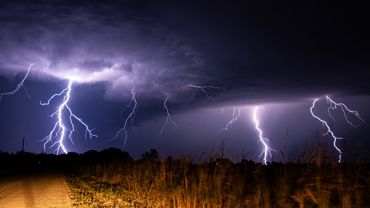 Lightning killed a 19-year-old hiker sheltering near the summit of ...