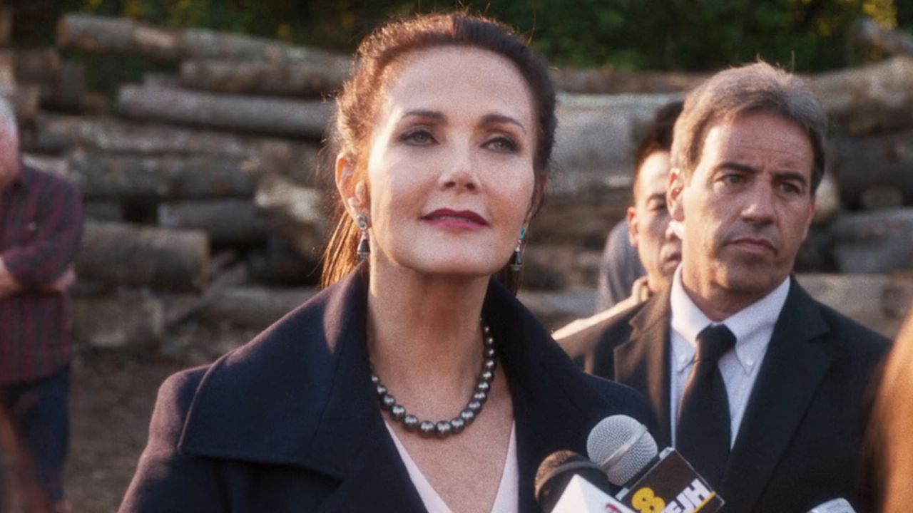 Lynda Carter hopped in a bathtub for Super Troopers 3: 'You promised not to show that!'