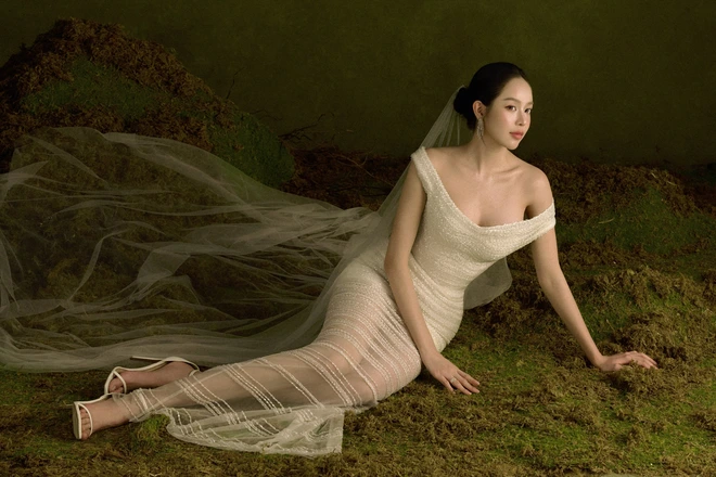 Hoa hậu Thanh Thủy hóa cô dâu trong bộ sưu tập mới của Lê Thanh Hòa