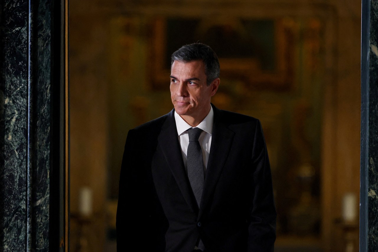 Migrant crisis pits Spain's leader against critics across Europe