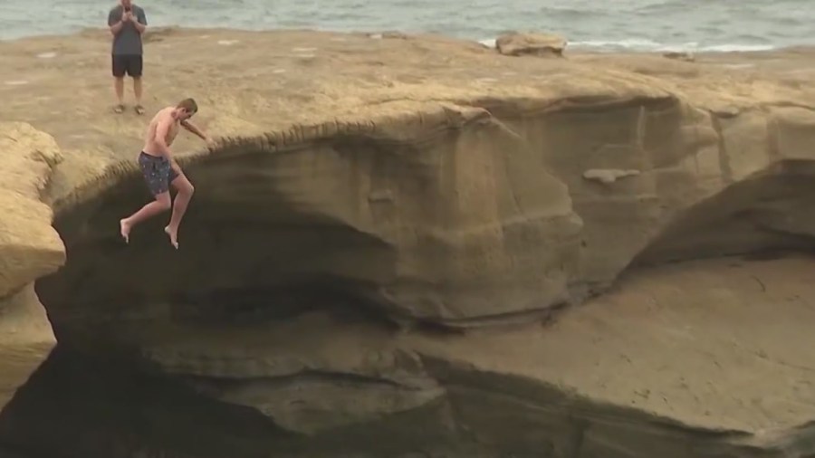 San Diego police crack down on Sunset Cliffs jumping as social media trend fuels jumpers