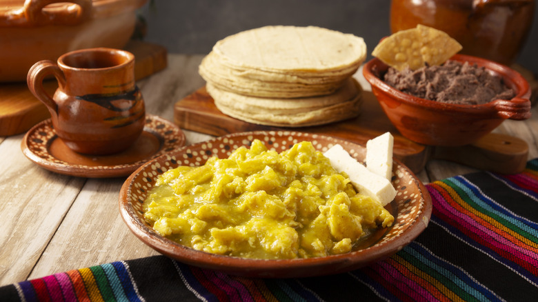 14 ingredients you need for a traditional Mexican breakfast