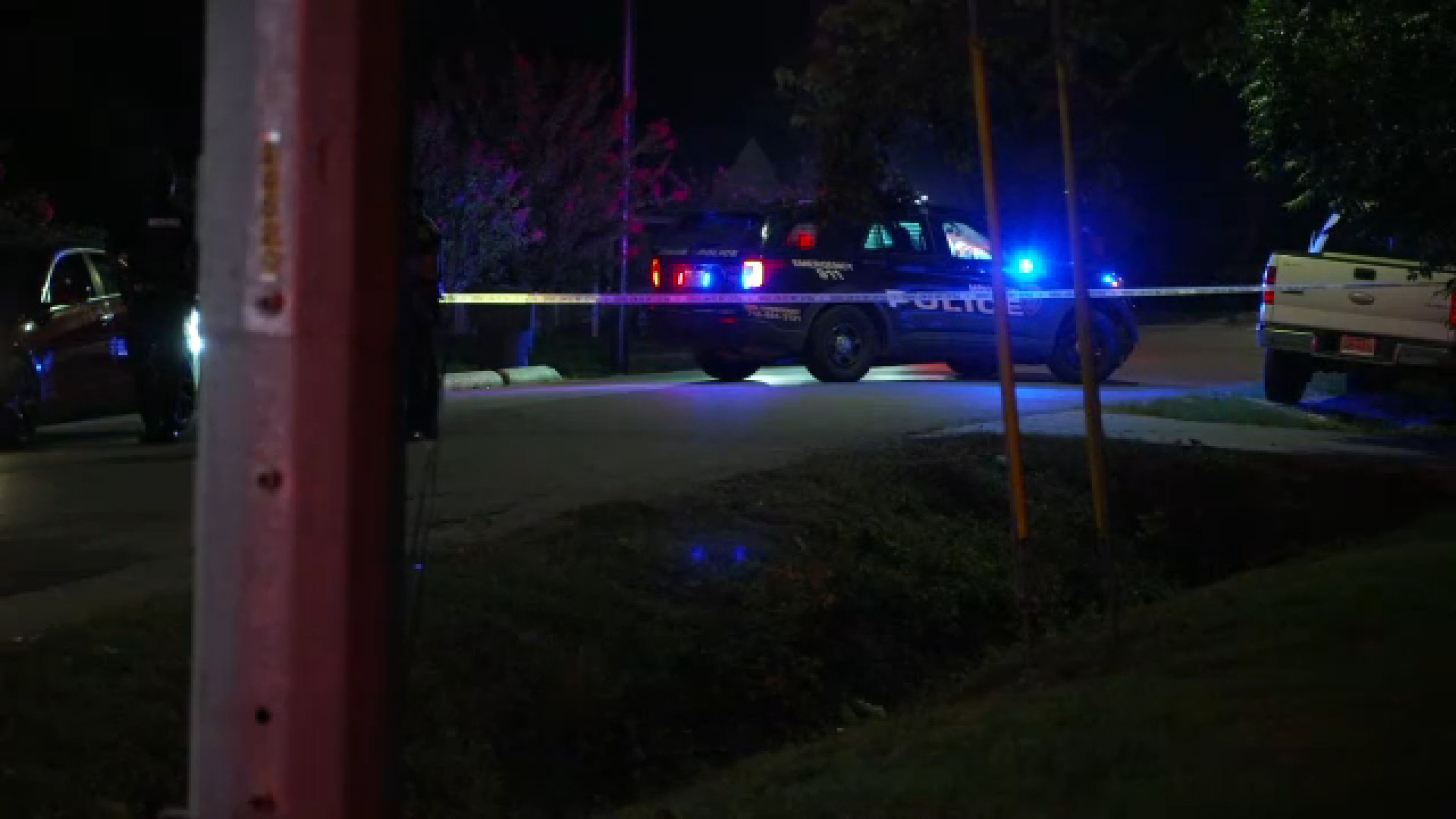 4 suspects on the run, 19-year-old shot in front of younger brother in Houston's southside, HPD says