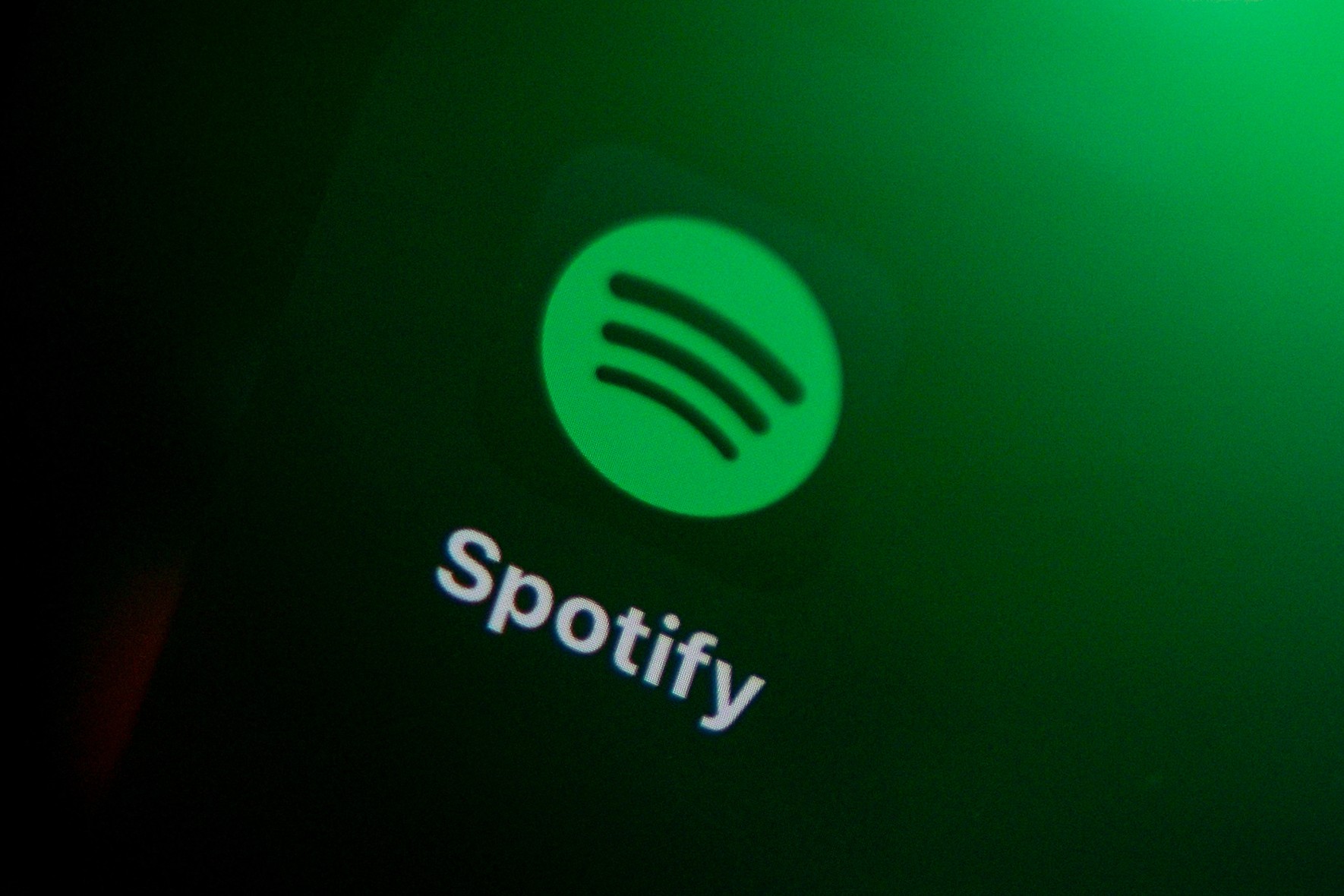 Spotify hits 300 million premium subscribers in Q2 2026
