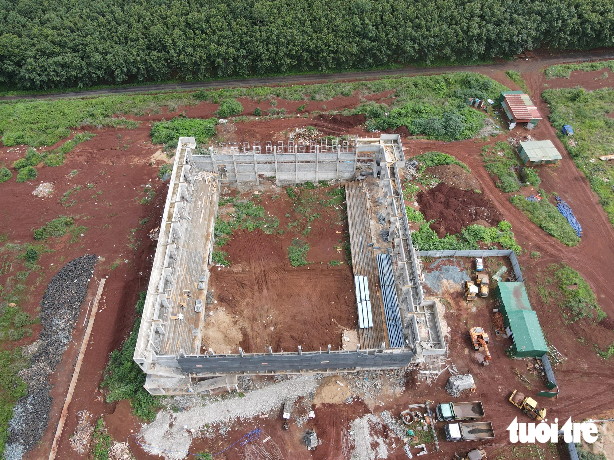 Sẽ giám định nguyên nhân nhà thi đấu 22 tỉ đồng ở Đắk Lắk bị nứt gãy