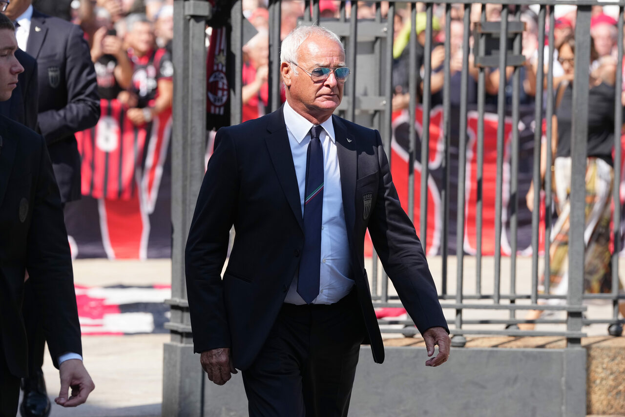 Funerali Baresi, da Maldini a Van Basten e Baggio: tutti i presenti a ...