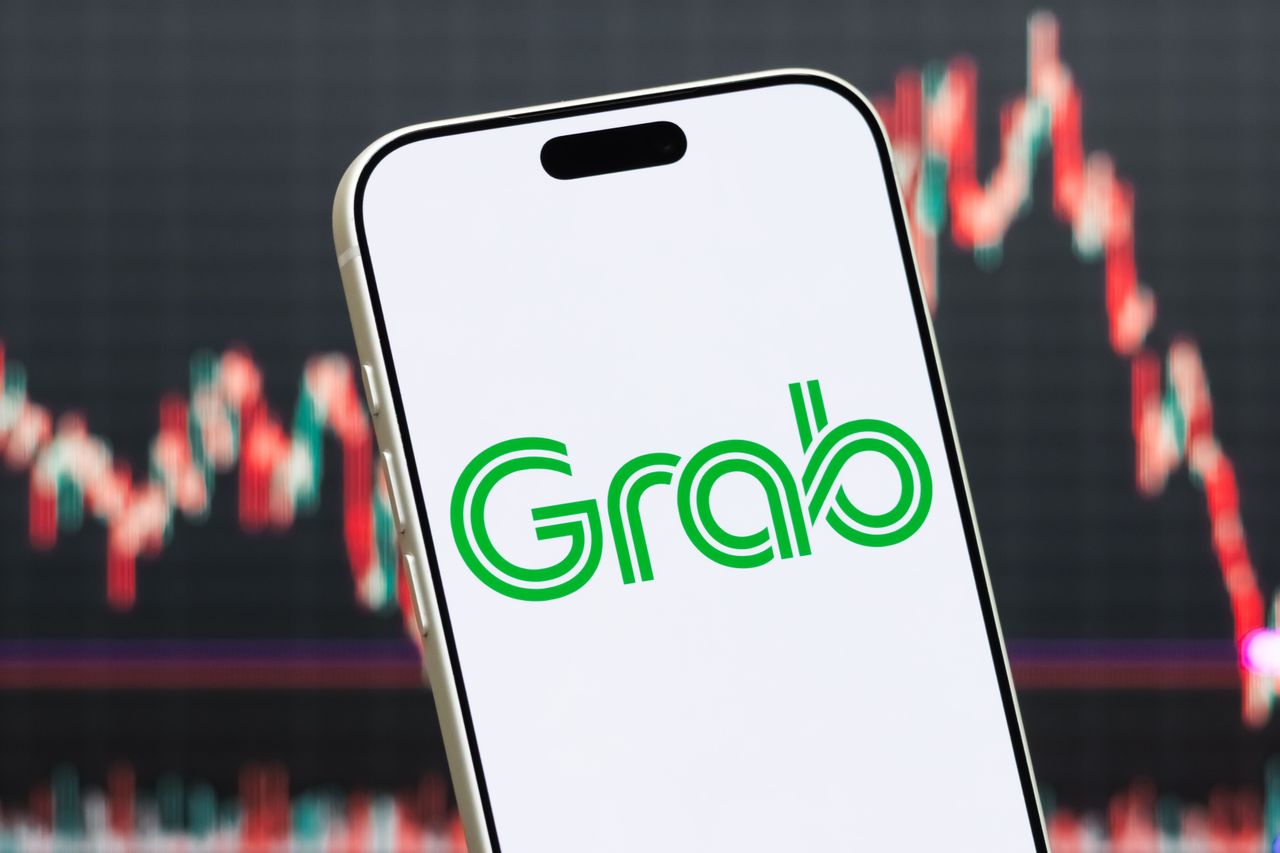 Grab stock rises overnight: CFO hails Superbank and Stash consolidation for strong outlook