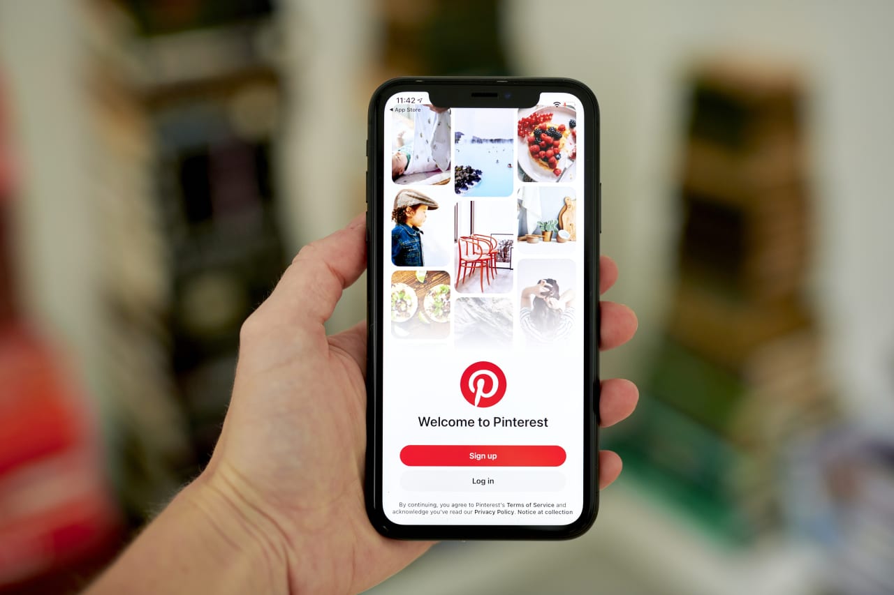 Pinterest stock falls despite earnings beat