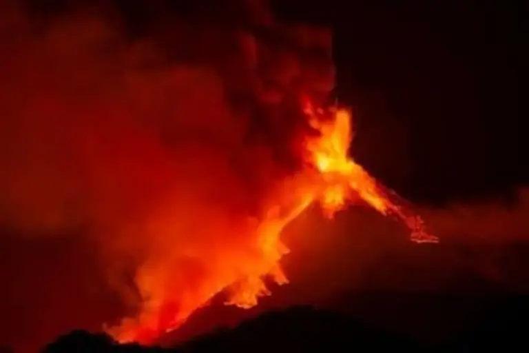 Evacuación preventiva ante la actividad volcánica (Foto: Instagram)