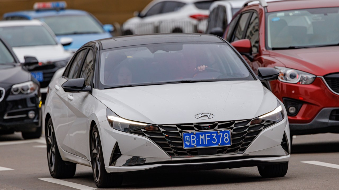 Hyundai is recalling 17 new cars because loose lug nuts can let a wheel ...