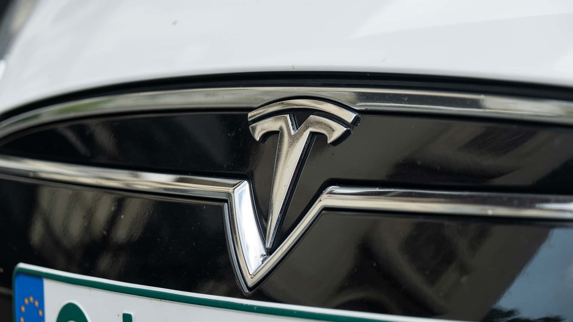 Tesla Full Self-Driving : la vidéo de l’accident mortel relance le débat