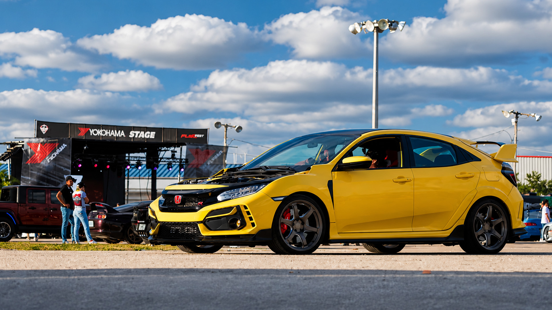 Is this the perfectly modified Honda Civic Type R?
