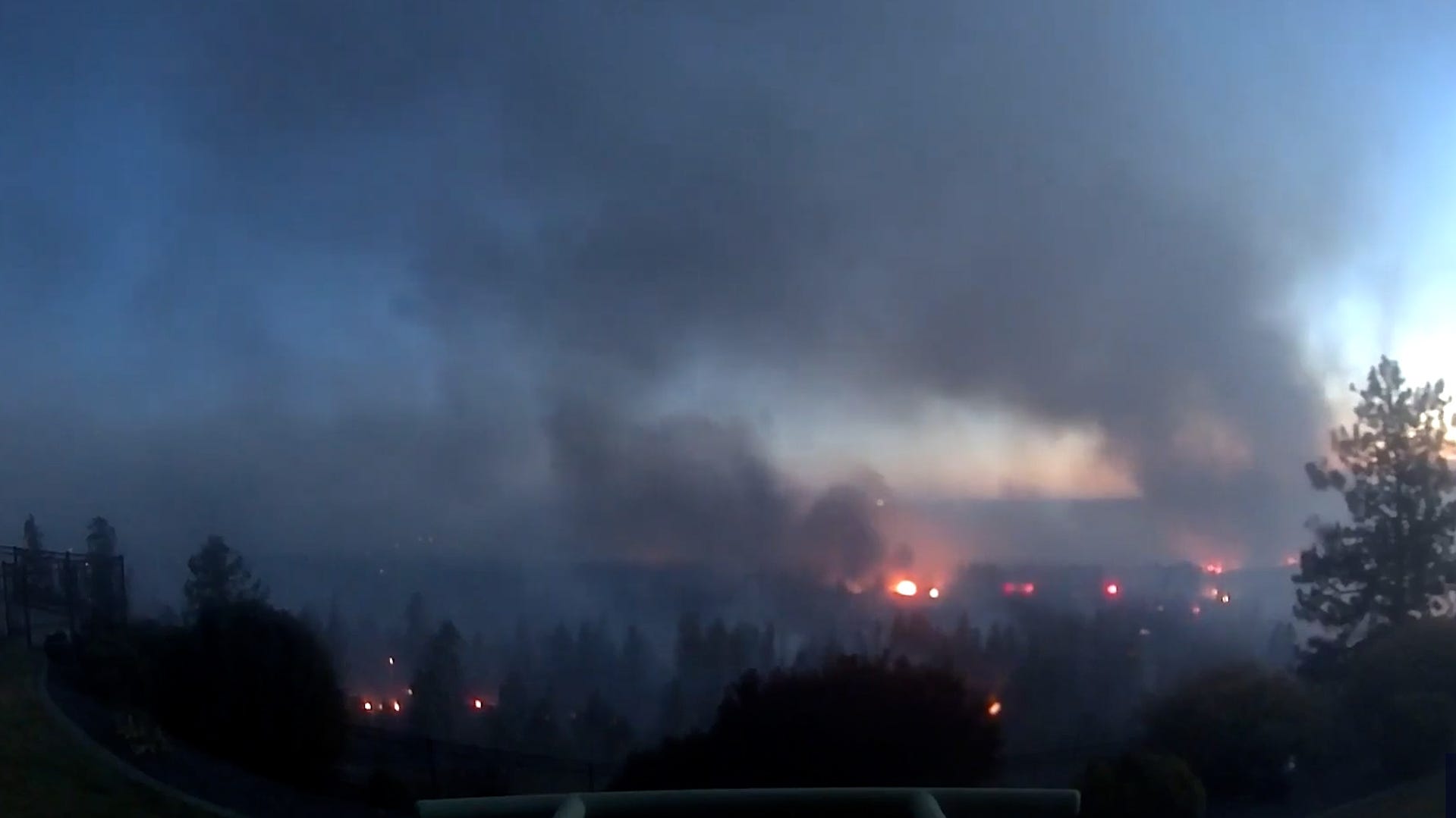 Watch as nature cam captures progression of fire and smoke near Spokane ...