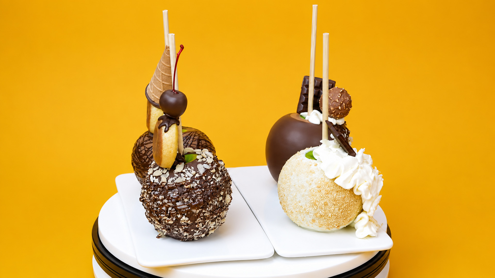 Simple chocolate cake hacks for beautiful desserts