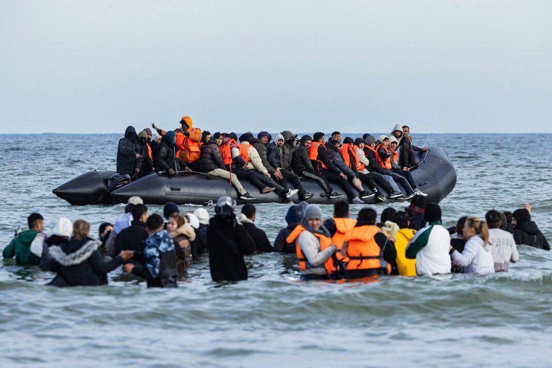 Mega-dinghy fire sparks Channel rescue chaos