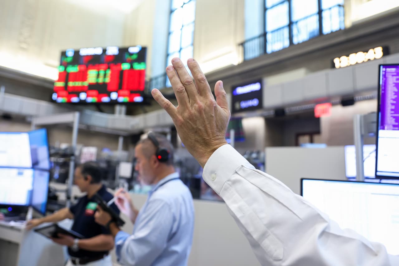 Big tech stocks could extend rally after 'momentum shock'